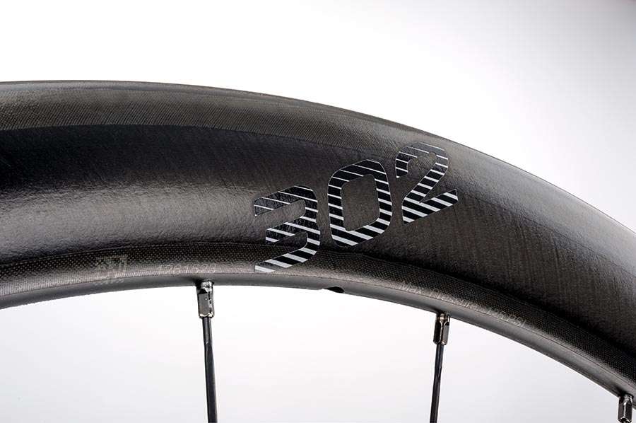 302 hotsell carbon clincher