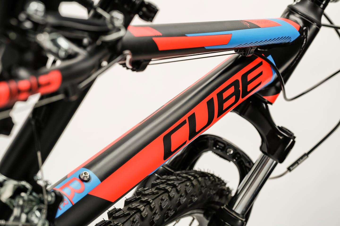 Cube Kid 240 Black´n´flashred´n´blue Kinder Mountainbike 24 inch