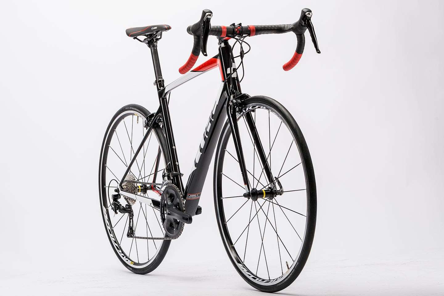 Cube Attain GTC Carbon´n´red Racefiets