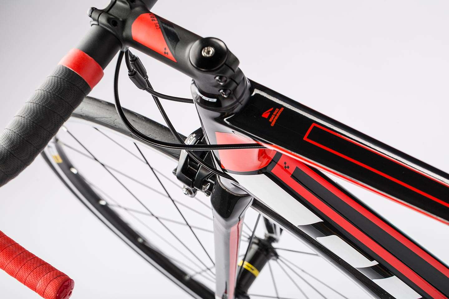 Cube Attain GTC Carbon´n´red Racefiets