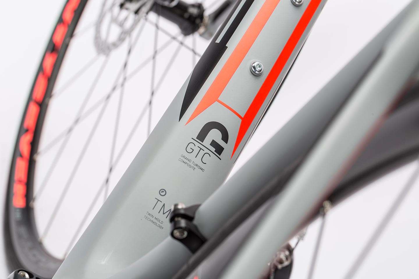 Cube Attain GTC Pro Disc Grey´n´flashred Racefiets