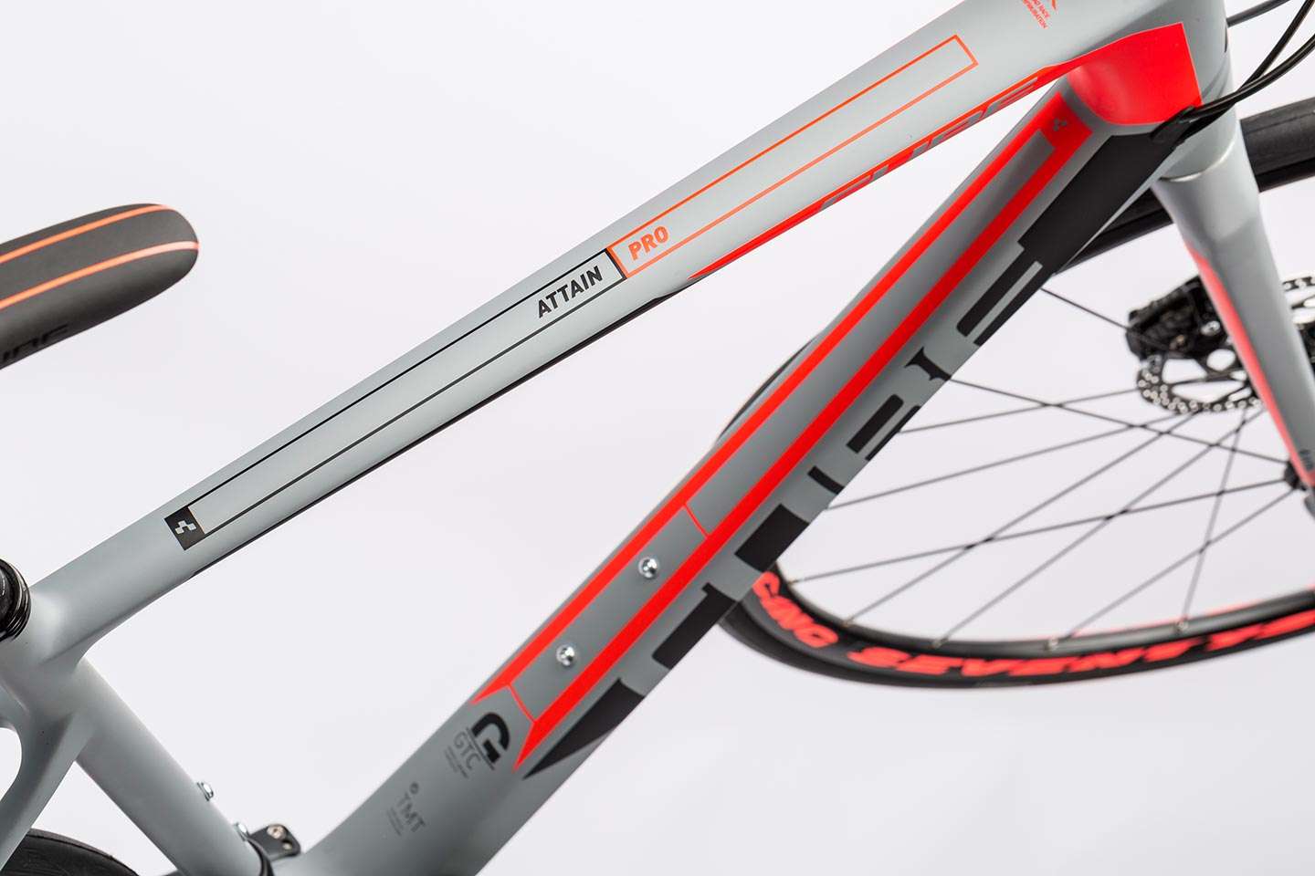 Cube Attain GTC Pro Disc Grey´n´flashred Racefiets