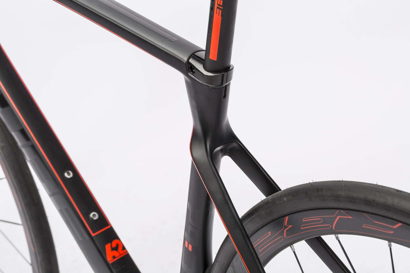 Cube Agree C:62 Race Disc Carbon´n´flashred Racefiets